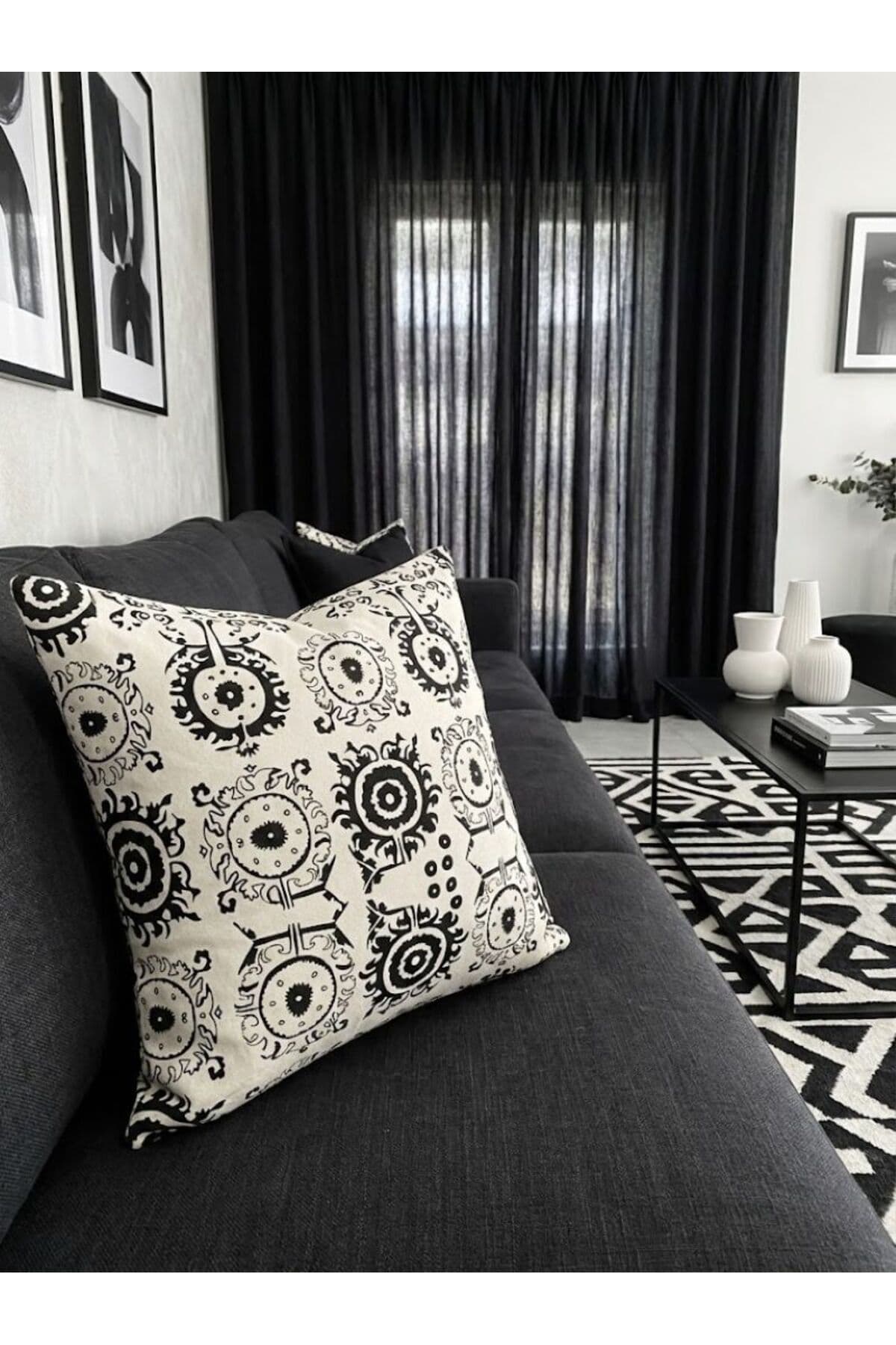 Modern Siyah Desenli Keten Kırlent 43x43 %100 Pamuk
